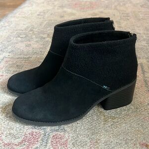 Tom’s ankle booties